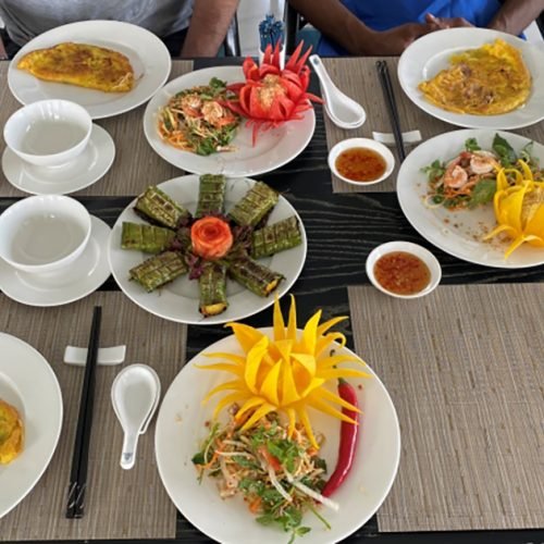 Lớp học nấu ăn và trải nghiệm thuyền thúng